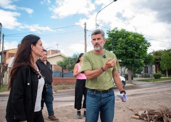 Barrio San Agustín: Ulpiano Suarez recorrió la obra en Ciudad de Mendoza y supervisó los avances