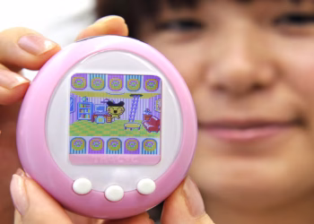 Los Tamagotchi cumplen 30 años y, en plena era de la IA, siguen tan vigentes como en los 90