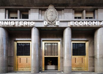 A pesar de los pagos, la deuda creció casi USD 30.000 millones en el gobierno de Milei