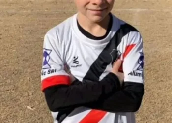 Murió el niño que buscó una pelota en el techo de su casa en Maipú y se electrocutó