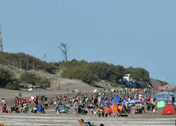 Vacaciones en crisis: casi la mitad de trabajadores sin descanso en Argentina