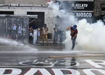 El Congreso de la Nación debate la reforma laboral de Milei en medio de una huelga e incidentes en las inmediaciones entre los manifestantes y la Policía  (transmisión en vivo)