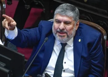 Al menos tres senadores peronistas abandonan el bloque en el Senado