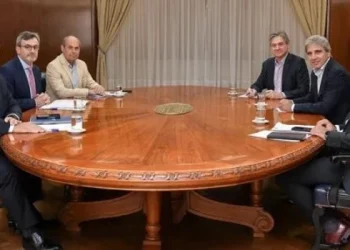 Caputo se reunió con la cúpula de la UIA