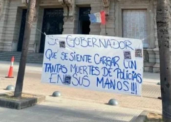 Crecen los reclamos policiales en las provincias tras la protesta en Santa Fe: hubo una marcha en La Plata