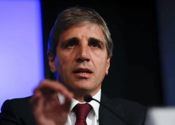 Las ocho enseñanzas que aprendimos los argentinos en dos años, según Caputo