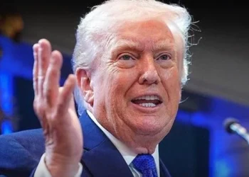 Trump amenazó con imponer más aranceles a los países que intenten «jugar» con el fallo de la Corte Suprema