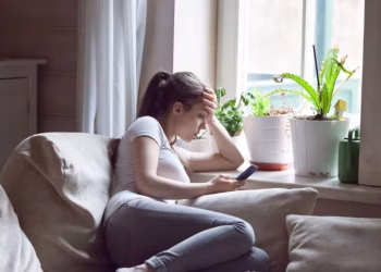 La crisis de los 30: cómo impactan los nuevos mandatos en los adultos jóvenes