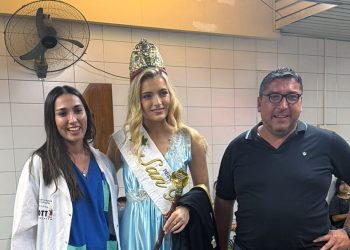 Azul compartió junto a los más peques del Hospital Notti