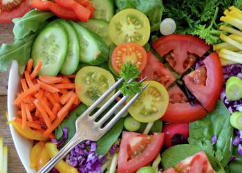 Los beneficios de comer verduras crudas, según una nutricionista