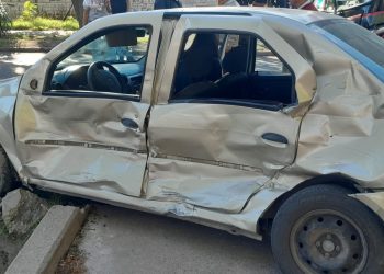 Choque entre un colectivo y un auto en Tirasso y Olascoaga dejó dos personas lesionadas