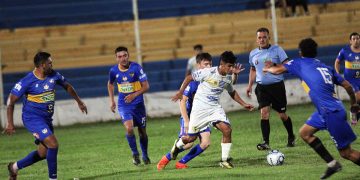 Huracán presentó su plantel y aplastó a El Fuerte de San Carlos en un amistoso