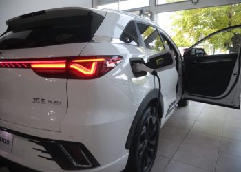 JAC Motors en San Rafael: Grupo Lorenzo presentó la flamante concesionaria de la marca china de vehículos a combustión, híbridos y eléctricos