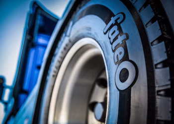 La conflictividad gremial y la masiva llegada de neumáticos chinos, los ejes del final de la planta de Fate