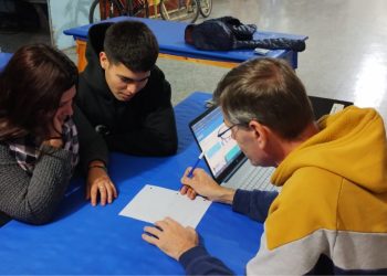 Secundario a distancia: la apuesta de Mendoza por la virtualidad para completar la educación en adultos