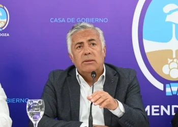 En la previa de la visita de Milei, Cornejo partió a una gira por Europa