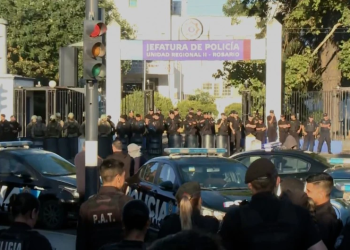 Protesta policial se extiende en Santa Fe