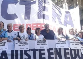 Paro: en repudio a la reforma laboral, la CTERA se moviliza y frena el inicio de las clases
