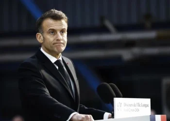 Macron aumenta el arsenal nuclear francés y ofrece compartirlo con sus socios europeos