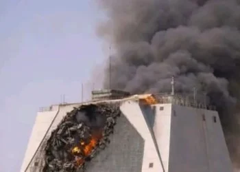 Qatar dice haber derribado dos aviones SU-24 iraníes, siete misiles y cinco drones