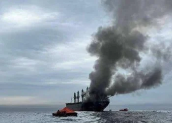 Irán atacó barcos comerciales, apuntó al Aeropuerto de Dubai y la infraestructura petrolera