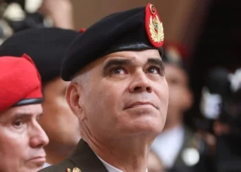 Delcy Rodríguez echó al ministro de Defensa, un aliado de Maduro