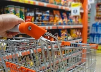 Las ventas en supermercados cayeron 1,5% en enero, según el INDEC