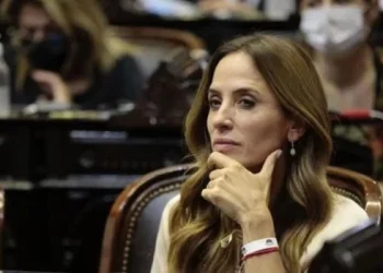 Tolosa Paz: “La Argentina está siendo destruida”