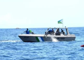 Al menos nueve migrantes muertos y 45 desaparecidos por un naufragio en la costa de Yibuti