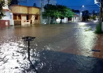 Fuerte temporal en Olavarría dejó casas inundadas y calles anegadas