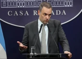 El juez Lijo deberá autorizar el pedido para cruzar la información patrimonial de Adorni