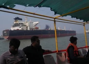 Irán aprobó la ley que establece el pago de peajes en el estrecho de Ormuz