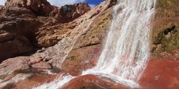 Una “cascada” sanrafaelina entre los mejores saltos de agua de Mendoza