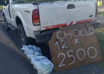Abundan los vendedores de choclo en San Rafael por Semana Santa