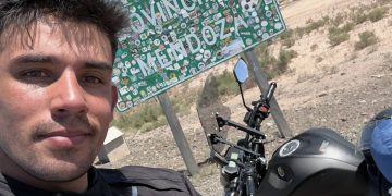 Un motero recorre la Ruta 40 hacia la Patagonia y destacó el difícil tramo entre el sur mendocino y Neuquén