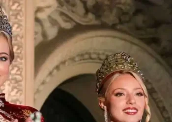 Las nuevas soberanas recibieron su tradicional serenata