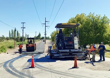 Plan de asfalto en marcha: el Municipio coloca la carpeta definitiva en av. El Libertador de Florida a Juan XXIII