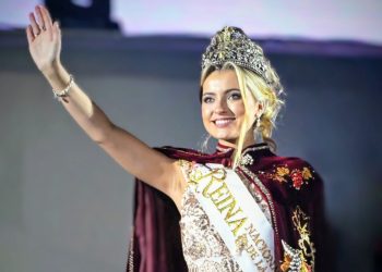 Azul Antolínez habló primero en Fm Vos 94.5: «El cariño de la gente me acercó a una corona que veía como un sueño lejano»