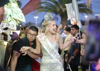 Comenzó la caravana de Azul Antolinez en la Rotonda de la Copa. Mirá las fotos