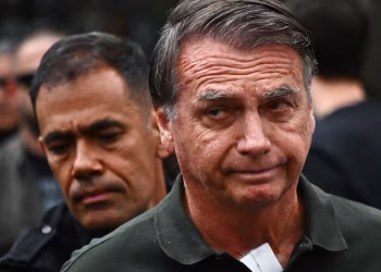 Jair Bolsonaro fue internado en terapia intensiva por una bronconeumonía