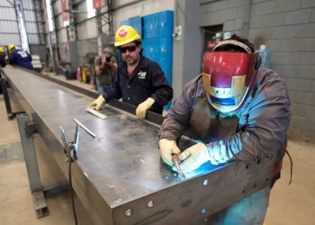 Industria metalúrgica en alerta: la caída de la producción toca mínimos históricos y pone en riesgo el empleo