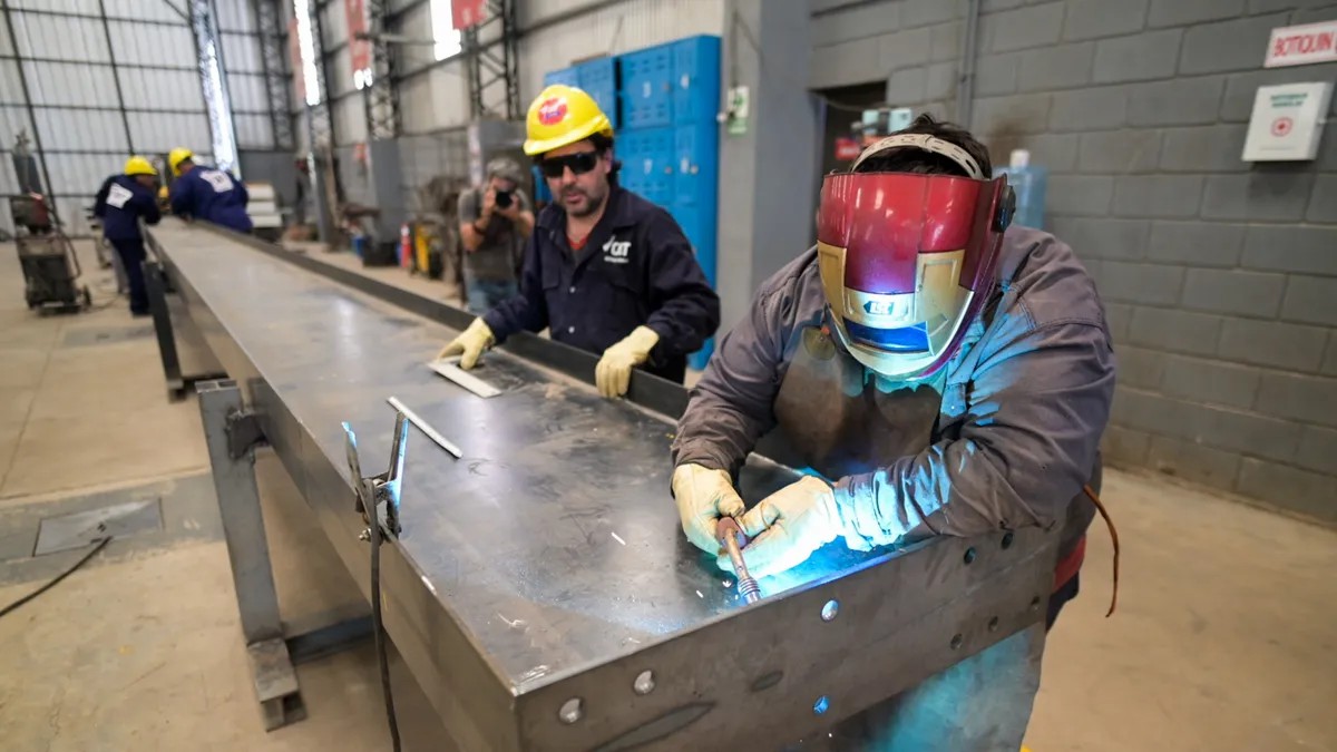 Industria metalúrgica en alerta: la caída de la producción toca mínimos  históricos y pone en riesgo el empleo - Diario San Rafael