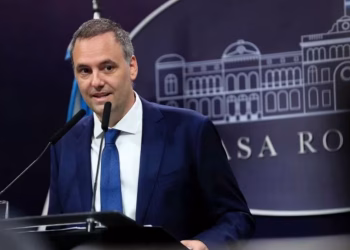 “Son trabajos muy sacrificados y quería que mi esposa me acompañe”, el polémico comentario de Manuel Adorni sobre el viaje a Nueva York