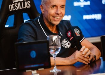 Gustavo Álvarez tuvo su presentación en San Lorenzo