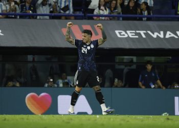 Argentina tuvo un flojo partido en La Bombonera y le ganó 2-1 a Mauritania