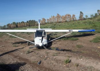 Una avioneta cayó al final de la pista del Aeroclub de General Alvear