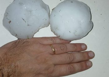 Granizo de grandes dimensiones azotó a Las Paredes