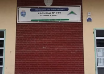 “Quiero ser tu amor”, los repudiables mensajes que un docente de Chubut le habría mandado a su alumna de 13 años