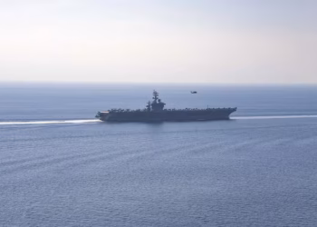 Irán responde a la amenaza de Trump y dice que el estrecho de Ormuz sigue abierto salvo para Estados Unidos e Israel