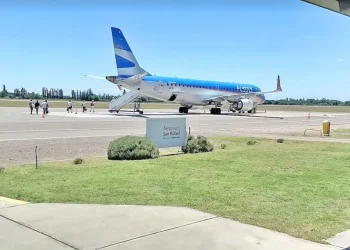 Conectividad limitada: Aerolíneas anunció nuevos horarios y un vuelo extra para San Rafael desde abril
